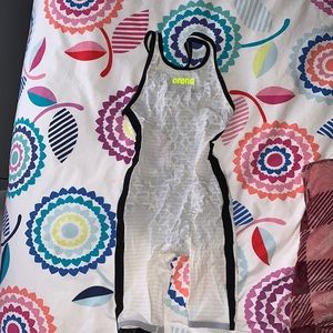 ARENA LIMITED EDITION WHITE & GREEN TECH SUIT